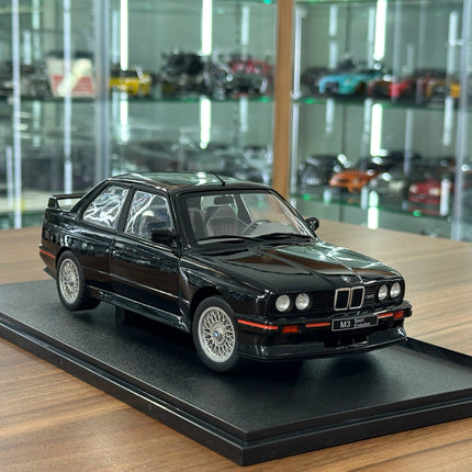 Solido BMW M3 E30 Sport EVO 1990 1:18 Diecast Model Car Black - detailed collector display model