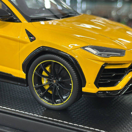 MR Collection Models 1/18 Lamborghini URUS Resin Model Yellow Gold - hand-finished display model