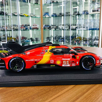 Bburago Ferrari 499P #51 24h Le Mans 1/18 Diecast Model Car Red/Yellow - collectible scale model car