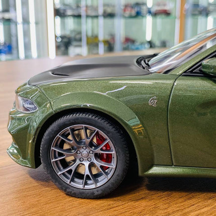 1/18 Resin Dodge Charger SRT Hellcat Wide Body Green GT Spirit Model Car - collector edition scale model