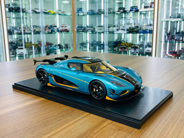 GT Spirit Koenigsegg Agera RSR 1/18 Resin Model Not Opening Blue - detailed collector display model