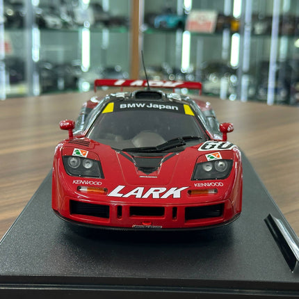 Solido McLaren F1 GTR Short Tail JGTC #60 1996 1:18 Diecast Model Car - studio product photo of the scale model