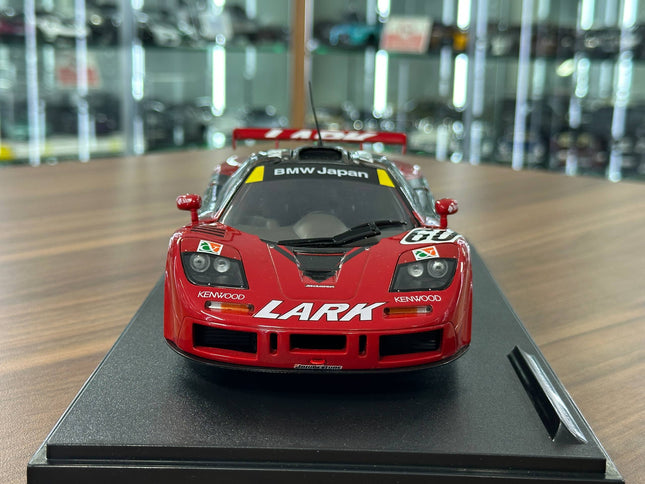 Solido McLaren F1 GTR Short Tail JGTC #60 1996 1:18 Diecast Model Car - studio product photo of the scale model