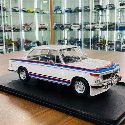 Solido BMW 2002 Tii 1/18 Diecast Model Car White Opening Doors - detailed collector display model