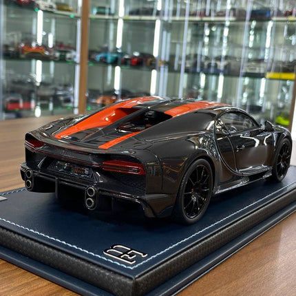 MR Collection Models Bugatti Chiron Super Sport Resin 1:18 Carbon/Orange Line - fine detailed model replica