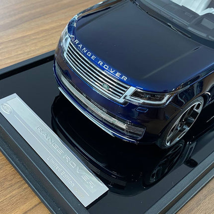 MotorHelix Range Rover Autobiography 2022 1:18 Resin Constellation Blue Ltd 99 - detailed die-cast style model