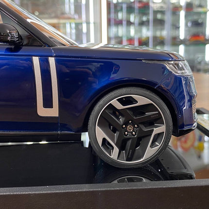 MotorHelix Range Rover Autobiography 2022 1:18 Resin Constellation Blue Ltd 99 - showroom-quality model replica