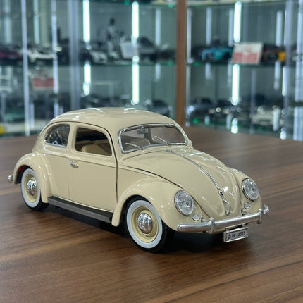 1/18 Diecast Bburago Volkswagen Käfer Beetle (1955) in Beige - detailed collector display model