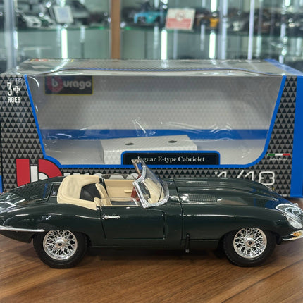 Bburago Jaguar E-Type Convertible 1961 1:18 Diecast Model Car Green - showroom-quality model replica