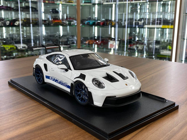 1/18 Diecast Porsche 911 (992) GT3 RS 2024 in White / blue by Solido - detailed collector display model