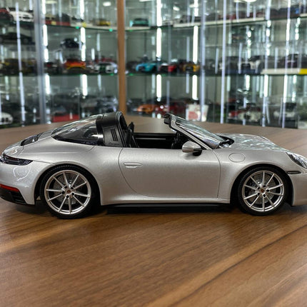 Minichamps Porsche 911 Targa 4 GTS 1:18 Diecast Model GT Silver - collectible scale model car