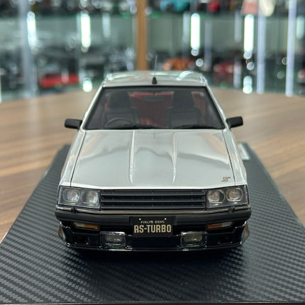 Ignition Model 1:18 Nissan Skyline GT-R 2000 RS-Turbo R30 Silver/Black Resin Model - studio product photo of the scale model