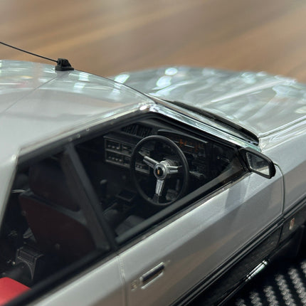 Ignition Model 1:18 Nissan Skyline GT-R 2000 RS-Turbo R30 Silver/Black Resin Model - collector edition scale model