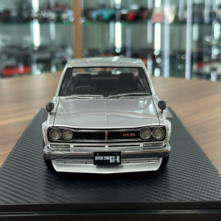 Ignition Model Nissan Skyline 2000 GT-R KPGC10 1:18 Resin Silver - collector edition scale model