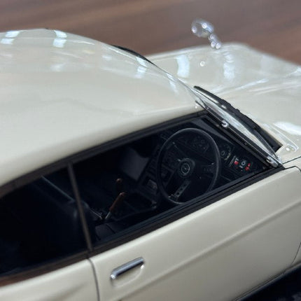 Ignition Model 1:18 Nissan Laurel 2000 SGX C130 White Resin Model - detailed die-cast style model