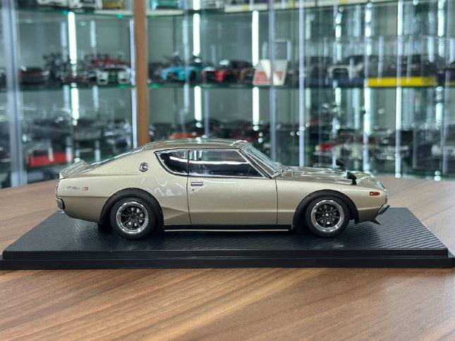 Ignition Model Nissan Skyline 2000 GT-R KPGC110 1/18 Resin Silver - studio product photo of the scale model