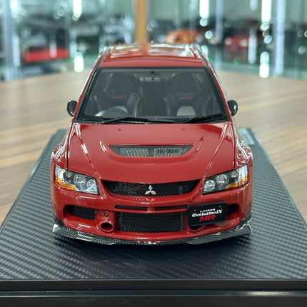 Ignition Model Mitsubishi Lancer Evolution IX MR 1/18 Resin Red - studio product photo of the scale model