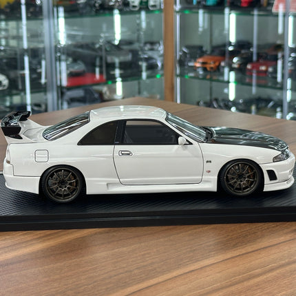 Ignition Model 1:18 Nissan Skyline GT-R BCNR33 White Resin Model - collectible scale model car