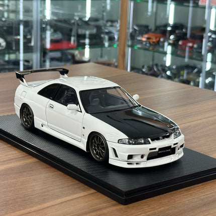 Ignition Model 1:18 Nissan Skyline GT-R BCNR33 White Resin Model - detailed collector display model