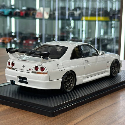 Ignition Model 1:18 Nissan Skyline GT-R BCNR33 White Resin Model - fine detailed model replica