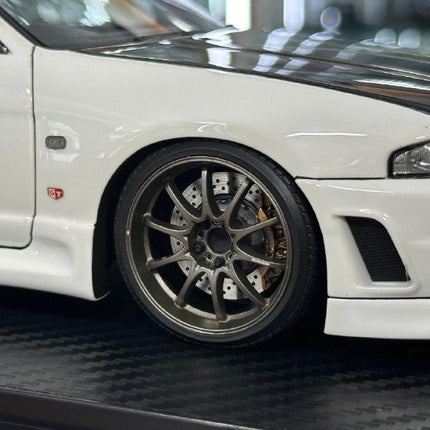 Ignition Model 1:18 Nissan Skyline GT-R BCNR33 White Resin Model - collector edition scale model