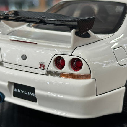 Ignition Model 1:18 Nissan Skyline GT-R BCNR33 White Resin Model - detailed die-cast style model