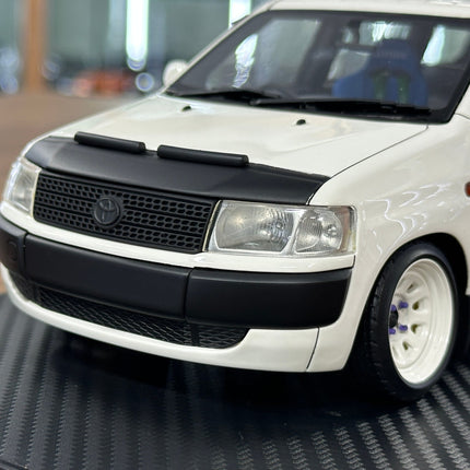 Ignition Model 1:18 Toyota Probox GL NCP51V White Resin - collector edition scale model