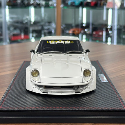 Ignition Model 1:18 Nissan LB-WORKS Fairlady Z S30 F31 White Resin - studio product photo of the scale model