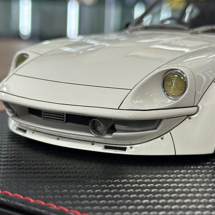 Ignition Model 1:18 Nissan LB-WORKS Fairlady Z S30 F31 White Resin - scale model for display