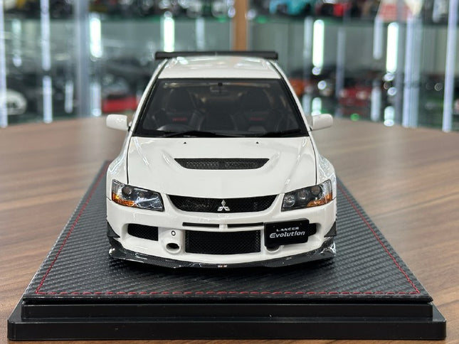 Ignition Model 1:18 Resin Mitsubishi Lancer Evolution IX CT9A White - studio product photo of the scale model