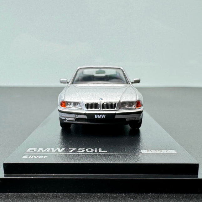 AR Box Realistic AR Box BMW E38 750iL White 1:64 Diecast Model Car - studio product photo of the scale model