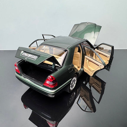 Norev Mercedes-Benz C-Class 1993 Wagon Green 1:18 Diecast Model Car - detailed die-cast style model