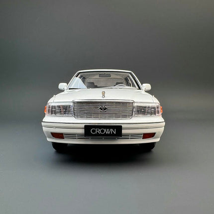 KengFai Toyota Crown 155 1:18 Diecast Model Car - premium collector scale model