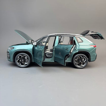 Volkswagen Tayron L 1:18 Diecast Model Car - detailed die-cast style model