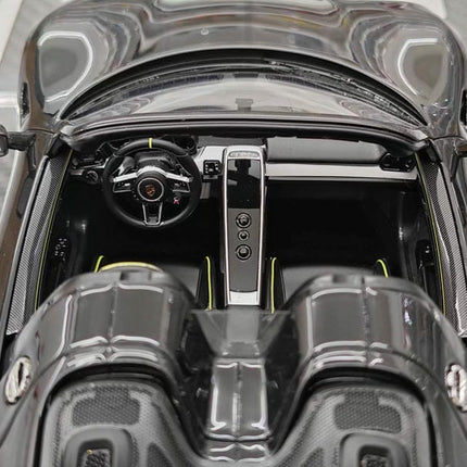 YY Model Porsche 918 Spyder 1:18 Resin Model Car - studio product photo of the scale model