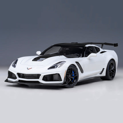 https://www.yxcarmodel.com/cdn/shop/files/71270.jpg?v=1726106360&width=1946