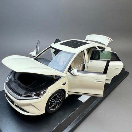 OEM BYD Qin L EV White 1:18 Diecast Model Car - scale model for display