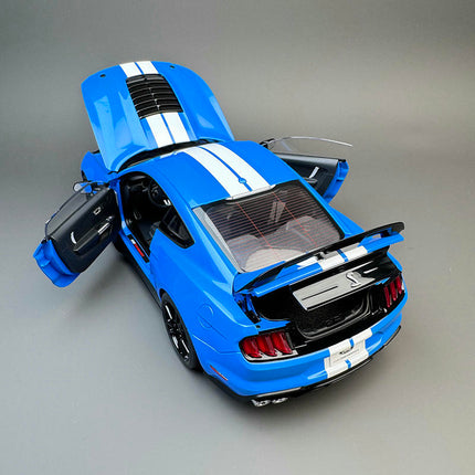 AutoArt Ford Mustang Shelby GT500 Blue 1:18 Diecast Model Car - detailed model car replica