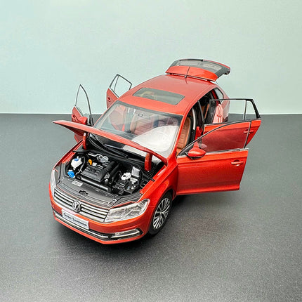 YX Car Model SAIC Volkswagen Gran Santana Orange 1:18 Diecast Model Car - showroom-quality model replica