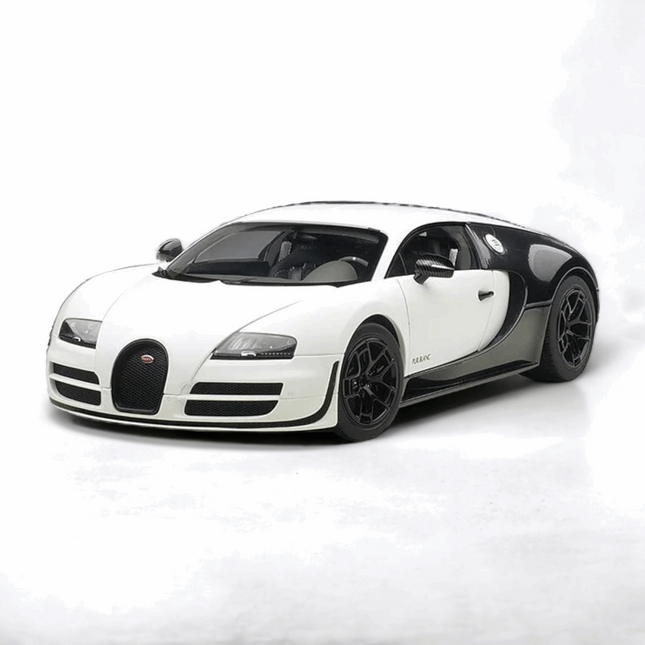 AutoArt Bugatti Veyron Super Sport Pur Blank White 1:18 Diecast Model Car - studio product photo of the scale model