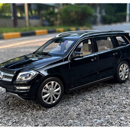 Norev Mercedes-Benz GL500 7-Seater SUV 1:18 Diecast Model Car - premium scale model collectible