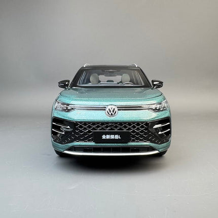 Volkswagen Tayron L 1:18 Diecast Model Car - studio product photo of the scale model