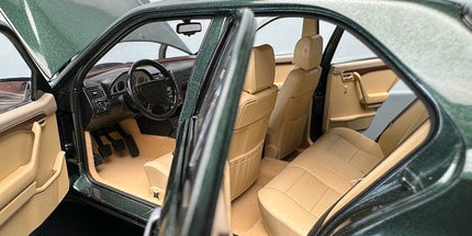 Norev Mercedes-Benz C-Class 1993 Wagon Green 1:18 Diecast Model Car - collector edition scale model