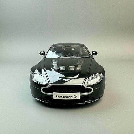 AutoArt Aston Martin V12 Vantage S 1:18 Diecast Model Car - fine detailed model replica
