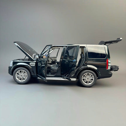 Whelart Land Rover Discovery 4 1:18 Diecast Model Car - collector edition scale model