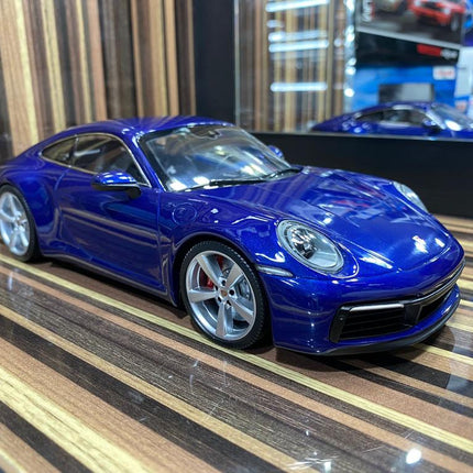 Minichamps Porsche 911 Carrera 4S 2019 1:18 Resin Model Blue - detailed collector display model