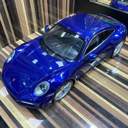 Minichamps Porsche 911 Carrera 4S 2019 1:18 Resin Model Blue - premium collector scale model