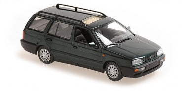1:43 scale diecast Volkswagen Golf green model car wagon with roof rack
