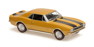 1:18 scale gold diecast model car with black racing stripes, classic sports coupe toy