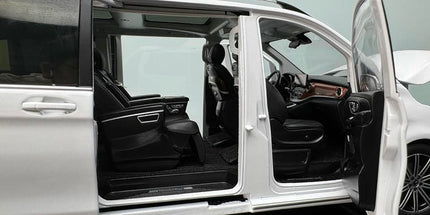 YX Car Model Mercedes-Benz V-Class V260 Black 1:18 Diecast Model Car - scale model for display